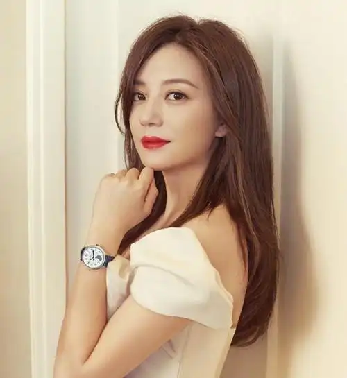 赵薇黄有龙被卷入风波,憔悴回港陪女儿,住月租7万的房子!