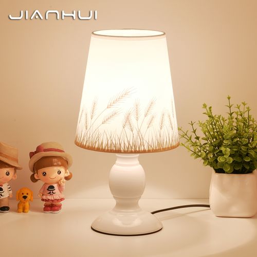 台灯卧室床头头灯简约现代温馨浪漫创意节能小夜灯装饰台灯