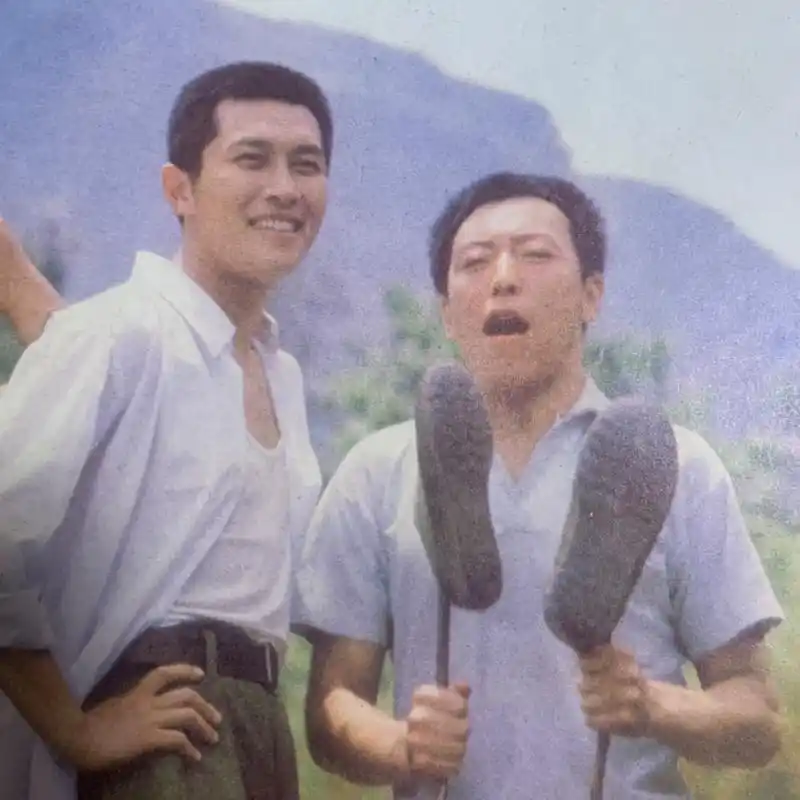 1984年,唐国强和倪大红在一起,倪大红当时比唐国强看起来年轻,后来长