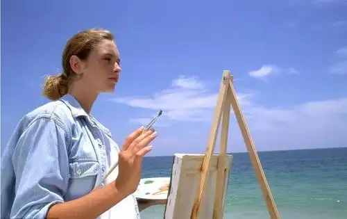 认真画画的女生,真美!