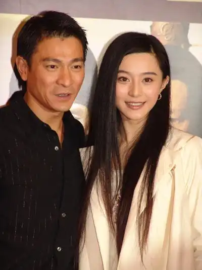 范冰冰与刘德华在上海宣传