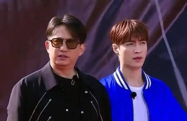 《极限挑战5》岳云鹏被反套路张艺兴很幸运,老成员情谊一目了然_黄磊