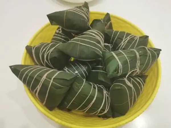 爆炒辣椒0做的四角长粽子的包法(有视频)