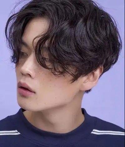 男生发型 男生短发 >> 小鲜肉烫发不仅帅还修颜 男生提升颜值2018就靠