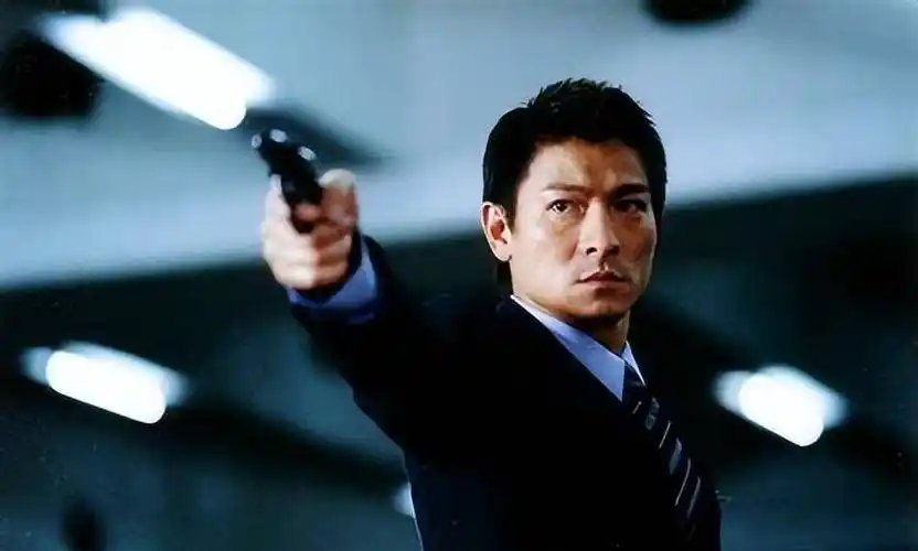 早在1994年就成立了刘德华慈善基金会.天王还特别关心公益慈善活动.