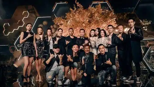 安以轩为儿子举行派对,大牌明星齐助阵,其内景奢华贵气逼人_陈荣炼