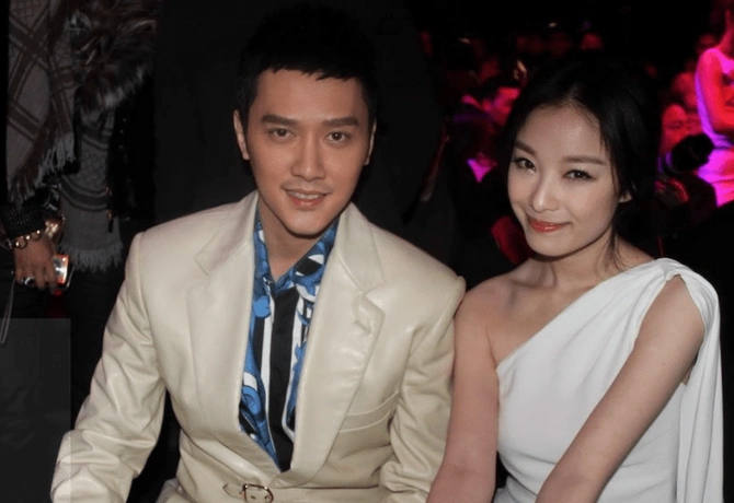 和平分手是假的?冯绍峰赵丽颖三年婚姻是做戏?