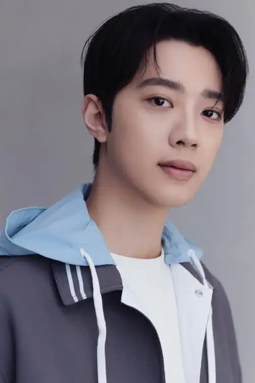 6月14日,赖冠霖突然发文称,他将转换新赛道,不再当爱豆.