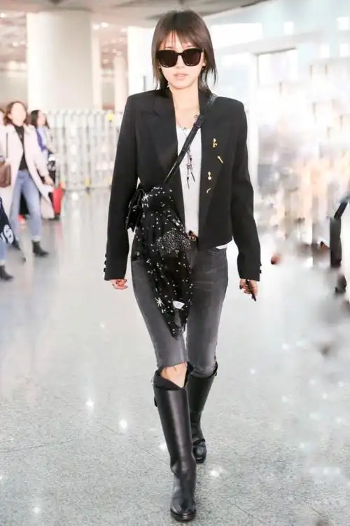 王子文真是小个子穿搭典范!西装配牛仔裤个性帅气,显高又有气场