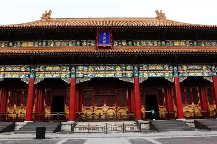 一地金砖的即视感   自我介绍一下——   我家在太和殿