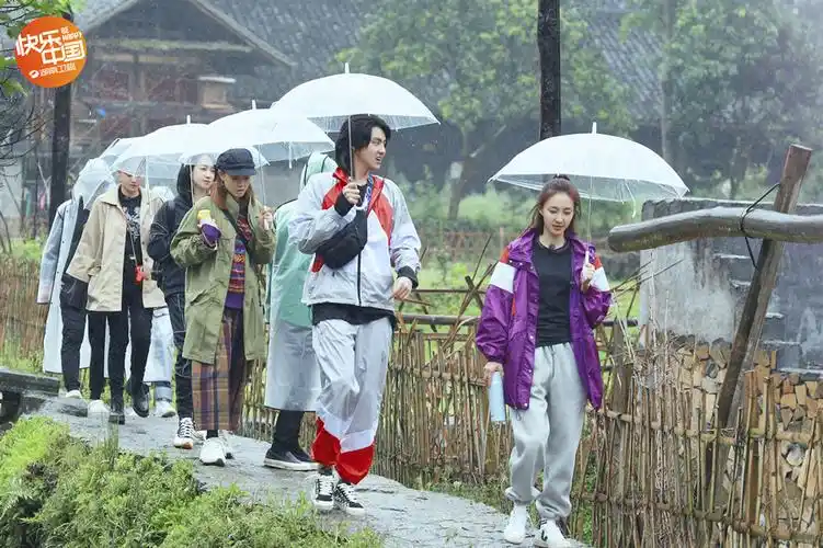 向往的生活吴亦凡和张子枫的互动被赞温馨一家四口日常很温暖