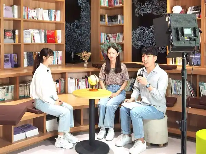 管理学院开启学生党员扶贫系列访谈