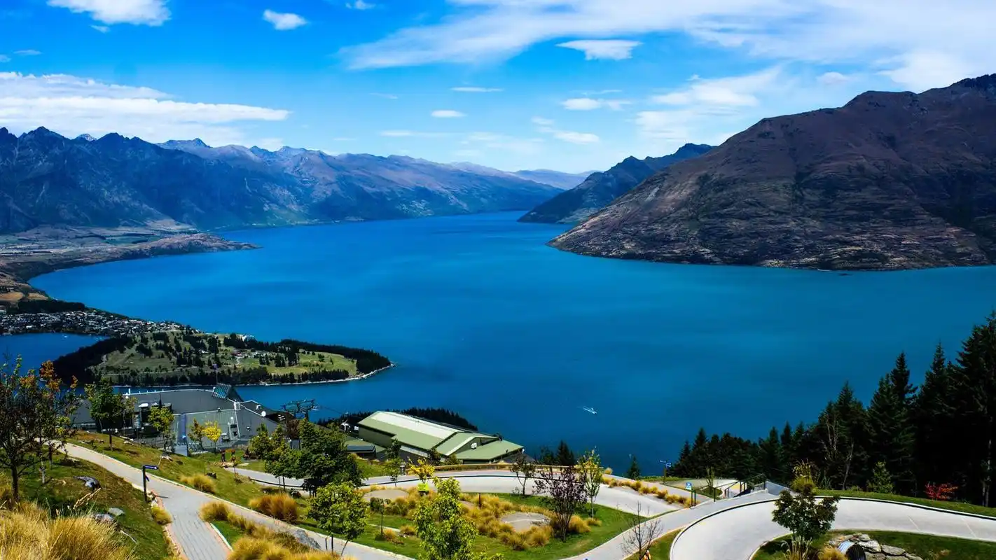 蓝色大海风景高清图片桌面壁纸