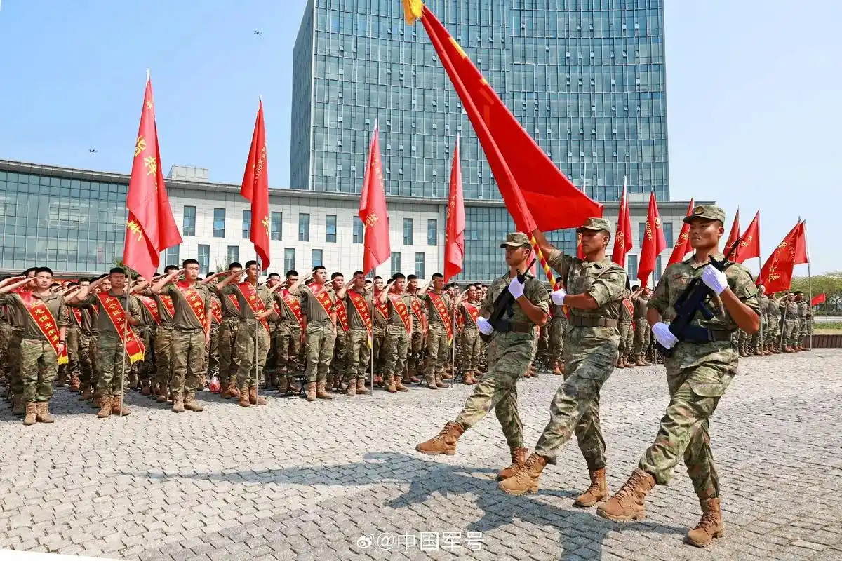 dou热门#最后一次向军旗敬礼# - 抖音