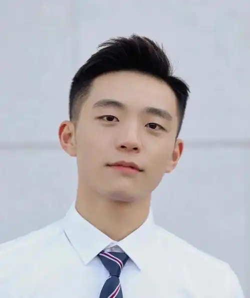 男生别嫌弃"两边铲"发型了,夏天剪这3个造型,清爽干净又帅气|短发