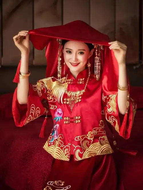 杭州19楼 我要结婚 结婚大本营 谈婚说嫁 谁说中式一定要穿红色?这.