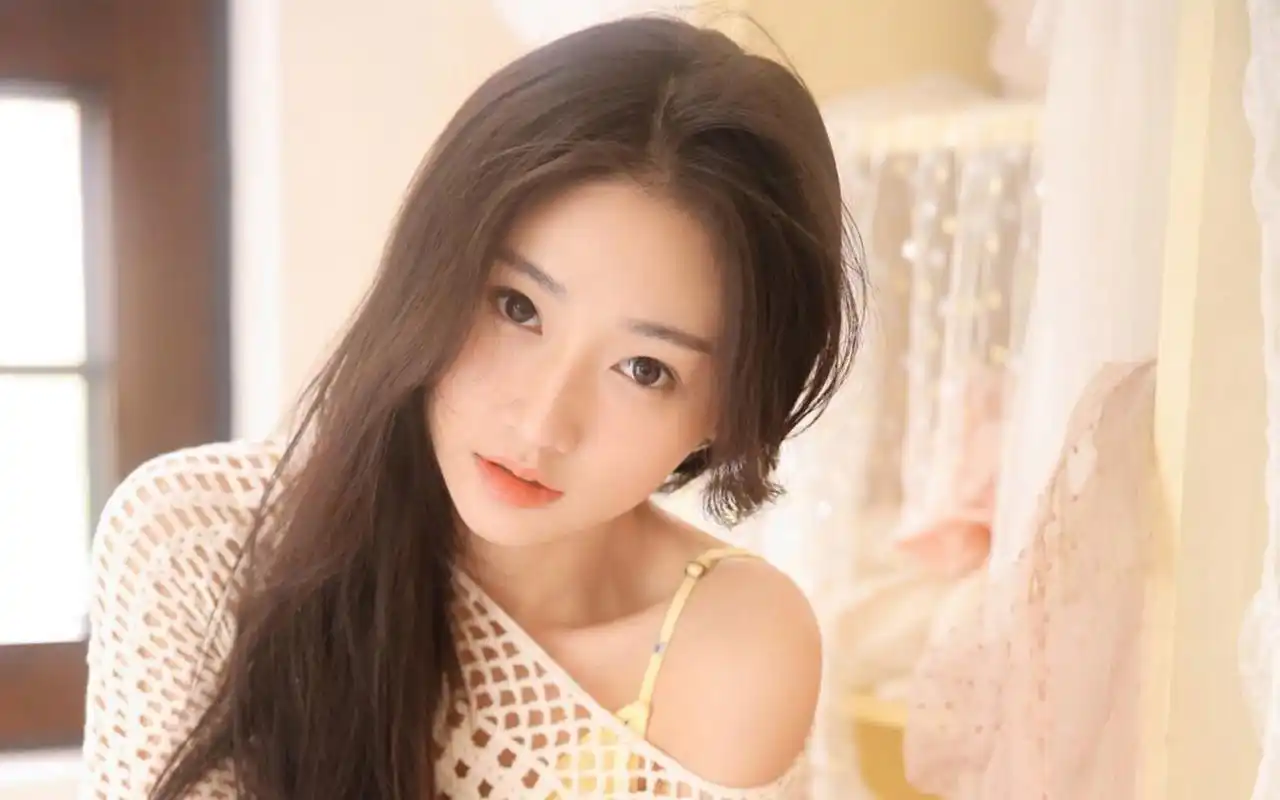 性感长发美女写真图片壁纸