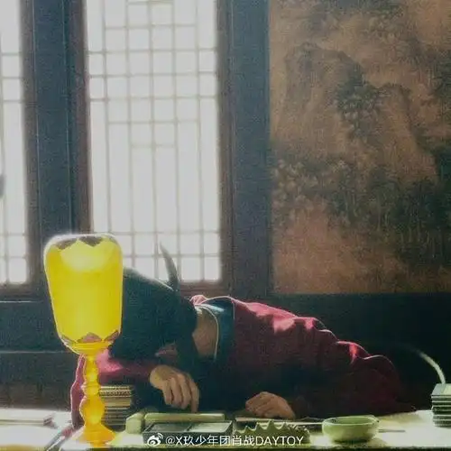 肖战藏海背后的画##肖战工作室曾用国画做宣传图背景