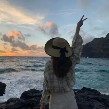 好看的头像图片女背影