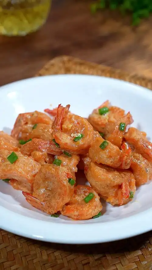 年夜饭第一道菜红红火火蛋黄焗虾仁,好吃到舔手指#治愈系美食