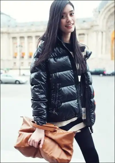 模特刘雯秦舒培代言longchamp时尚包包新品系列