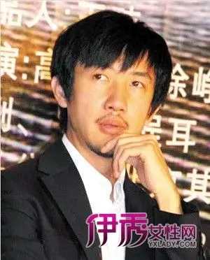 王铮介绍,李小冉在没有认识鄢颇之前,跟孙东海已快要结婚,这个时候