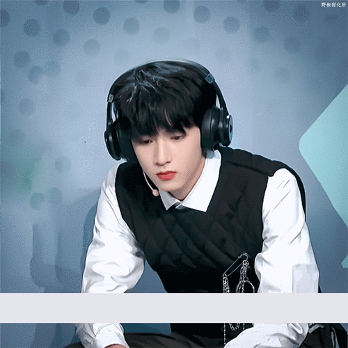 刘耀文奶拽奶拽的好想rua