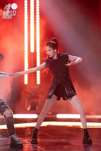 刘些宁惊艳创造营三公舞台,穿超短旗袍还开叉,露出短裤太抢镜