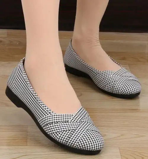 老北京布鞋女款夏2018新款软底中年平跟妈妈鞋子平底舒适工作单鞋_双