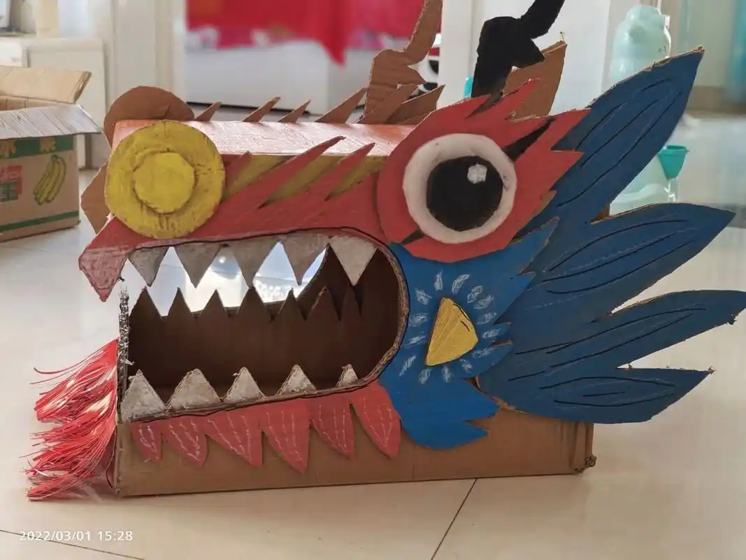 幼儿园龙头手工制作 第一张是小红书别人家妈妈做的,后面两张自己做的