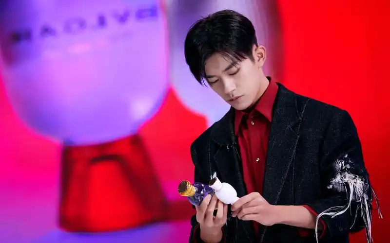 210114宝格丽香氛新品发布会易烊千玺cut