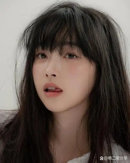 纯欲氛围感刘海|什么样的脸型适合齐刘海?