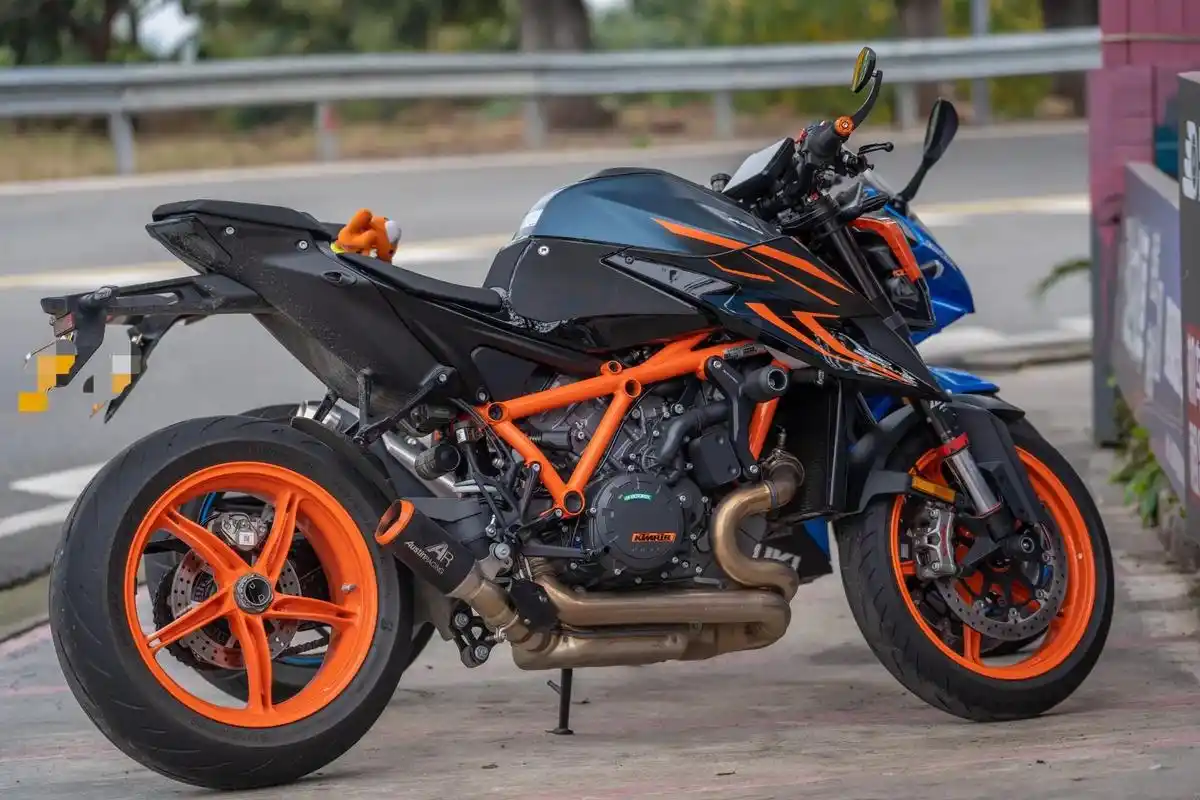 新手推荐车型#机车摄影 #ktm1290超级公爵 - 抖音