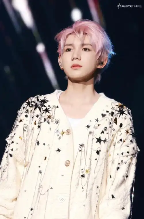 王源2024龙行绛气