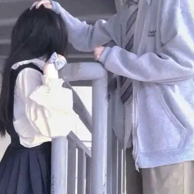 情侣头像真人一人一半恩爱两张