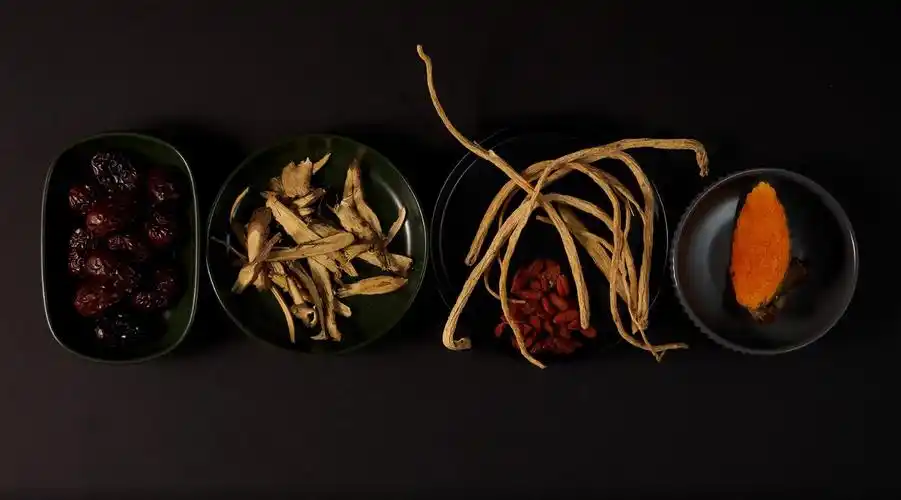 skinlosophy 东方中药草本化妆品包装设计"金箔冲压工艺"