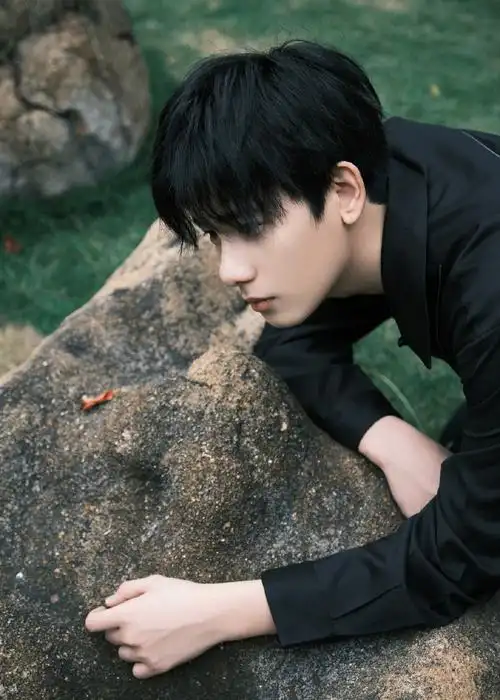 胡先煦时尚杂志帅气图片写真19