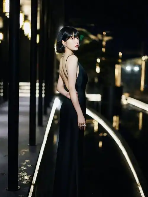 杨幂"捧不火"的女艺人李溪芮,走网红路线,但气质上仍像明星_魅力_款式