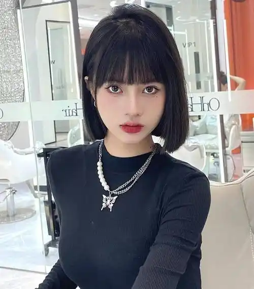 超火的一刀齐短发,可甜可盐可酷感_美发_课堂_技术