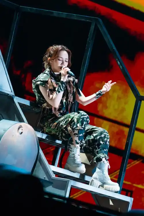 邓紫棋妈妈生日在父亲节##邓紫棋iamgloria世界巡回演唱会