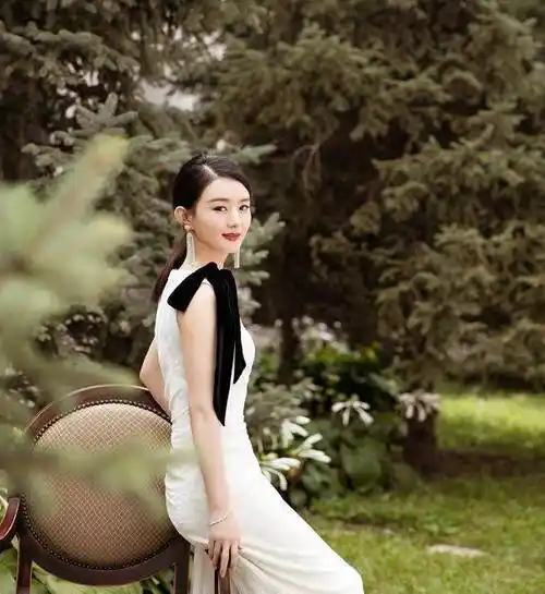 赵丽颖产后复工状态佳,未修图照中肉乎乎的手臂很真实_照片_原因_网友