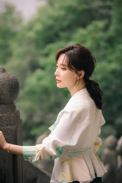 陈数探索武当山 感受造化万物的生生不息之力 - 综艺节目 - 中国娱乐