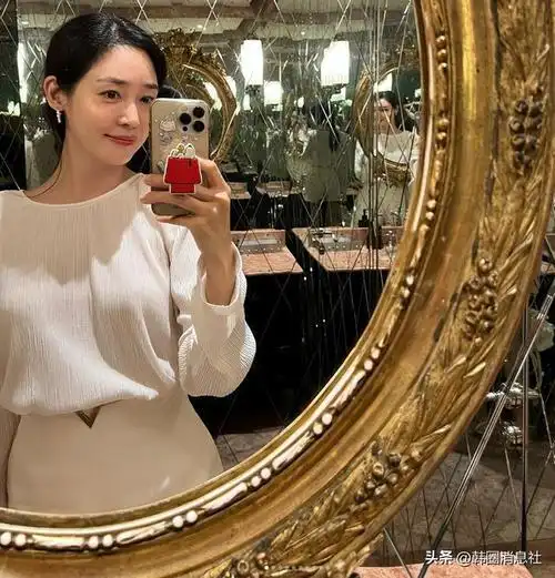 成宥利展现了不变的美貌,sns上传个人近照