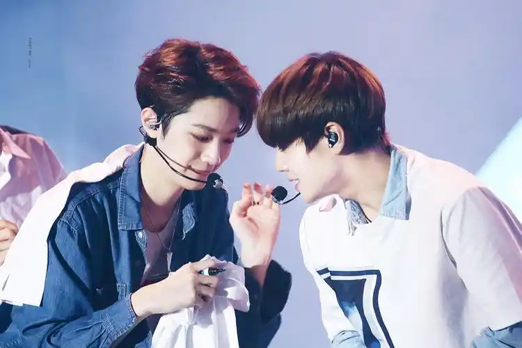 赖冠霖朴志训wannaonecrlogo676767