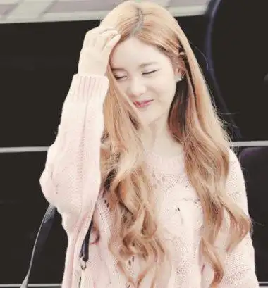 女孩子有鬓角漂亮吗女孩子漂亮的鬓角发型图片