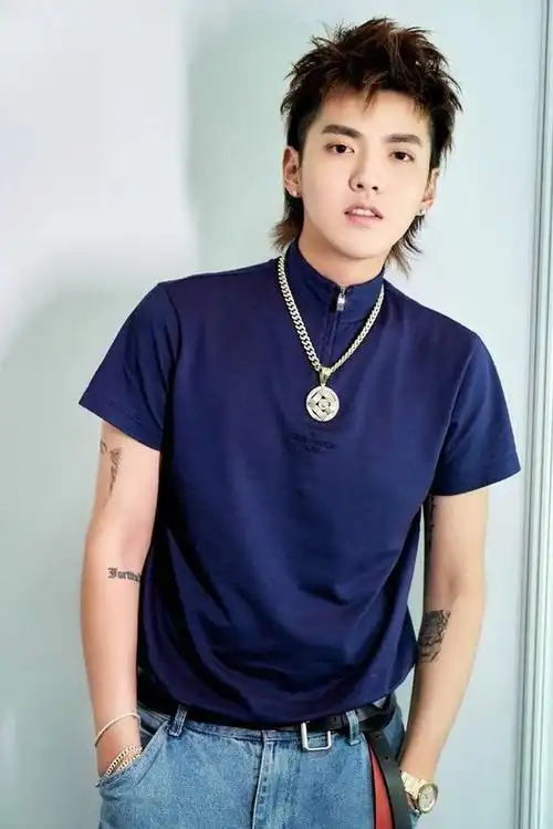 有着和老虎一样自信,果敢,勇往直前的吴亦凡,特别到纽约神级纹身店