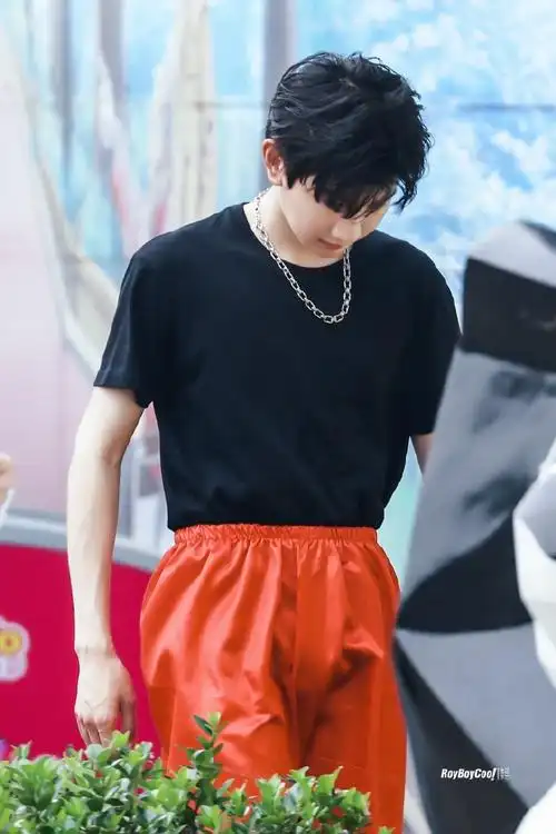 王源城市捉迷藏##王源cos财神