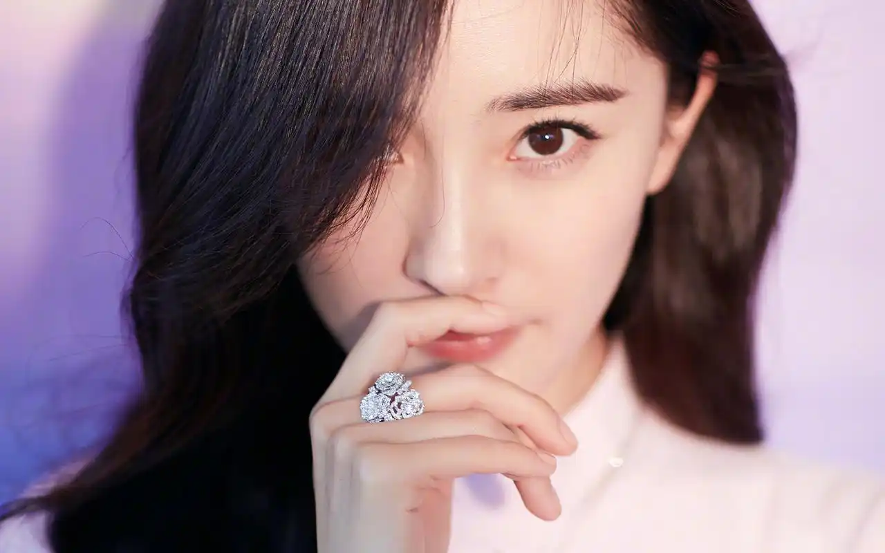 杨幂仙气白裙唯美高清桌面壁纸