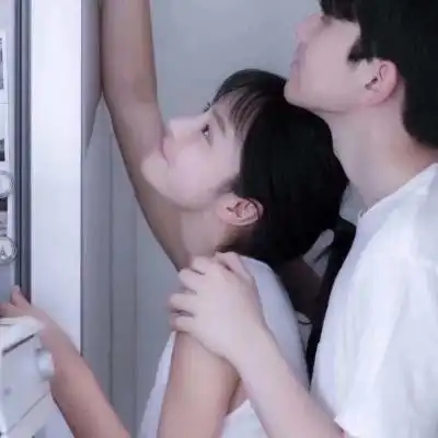 美女帅哥甜蜜情侣头像高清好看的高清帅哥美女情侣头像图片