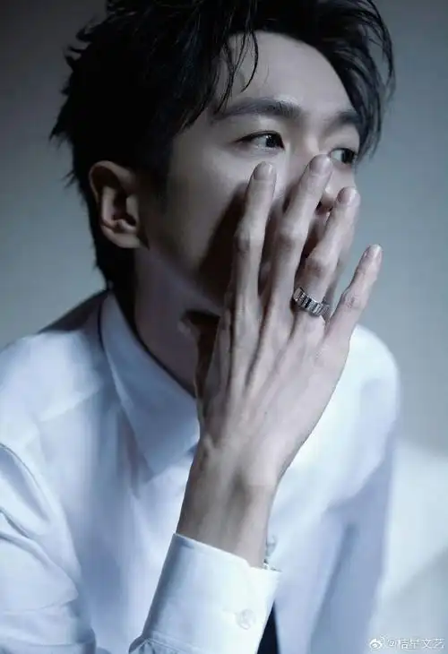 张若昀手控仙品##张若昀的手是真实存在的吗#张若